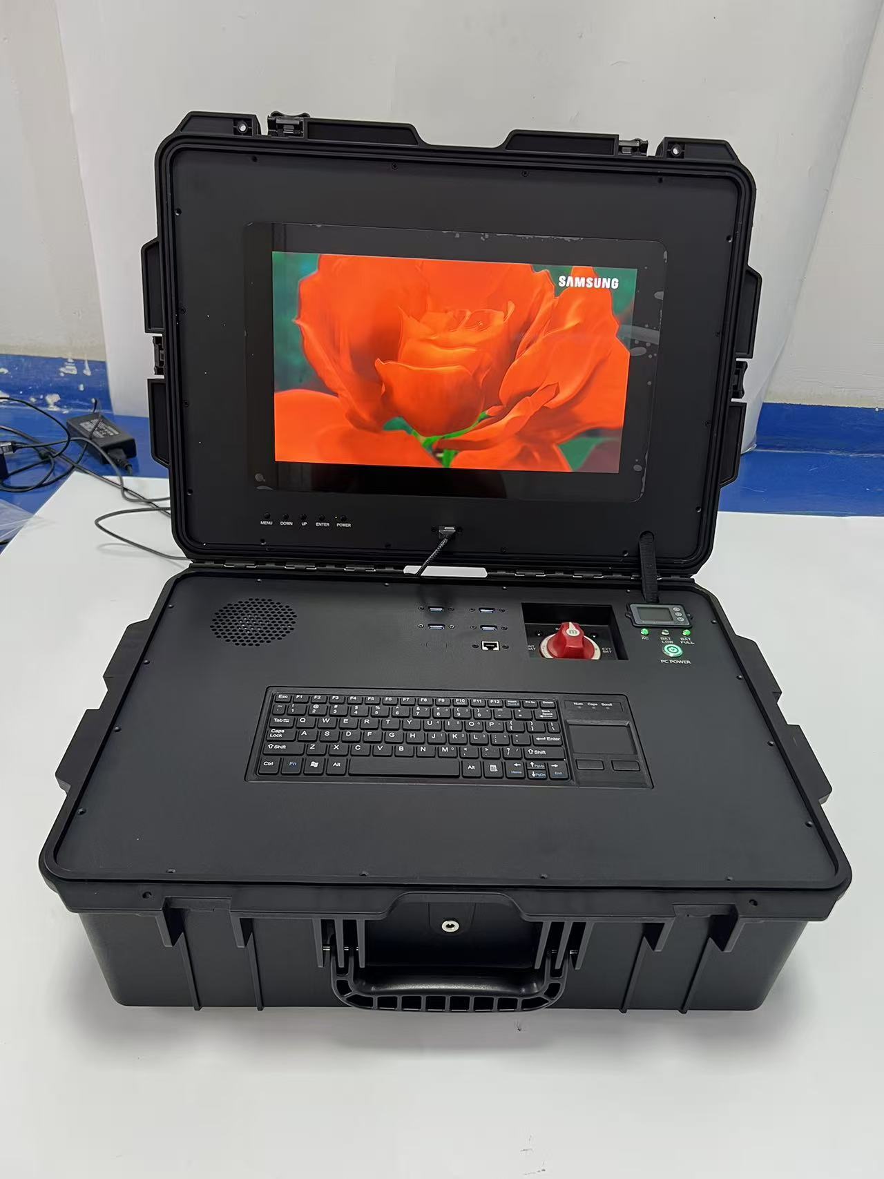 Jüngste Firmenblogs über Neues Produkt 15,6 Zoll Robuste Tragbare Android All-in-One Workstation