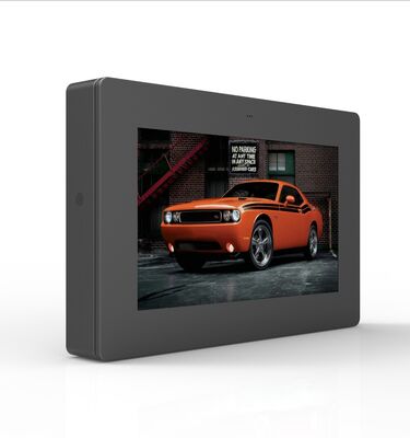 kaufen 32 Zoll Outdoor Digital Signage mit 2000 Nits Helligkeit und IP55 wasserdichtem LCD-Display für Werbung Online-Herstellung