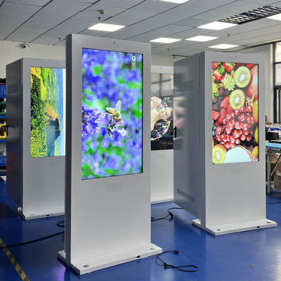 55 Zoll wasserdichte Outdoor-Digital Signage mit 10-Punkt-kapazitivem Touch und 50000H Lebensdauer LCD-Werbekiosk